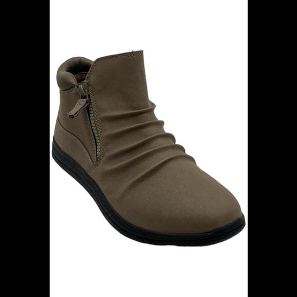 Clarks Cloudsteppers Slip-On Booties Breeze Range Dark Taupe - Medium - Picture 1 of 3